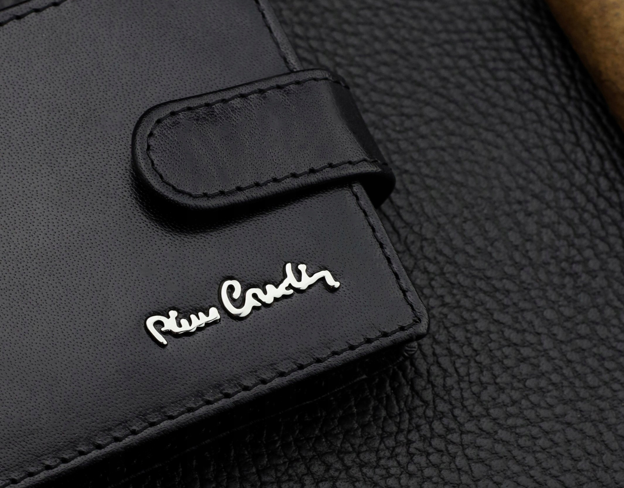 Vyriška piniginė Pierre Cardin, odinė, su RFID apsauga A423206 aprašymas - Prekės nuotrauka