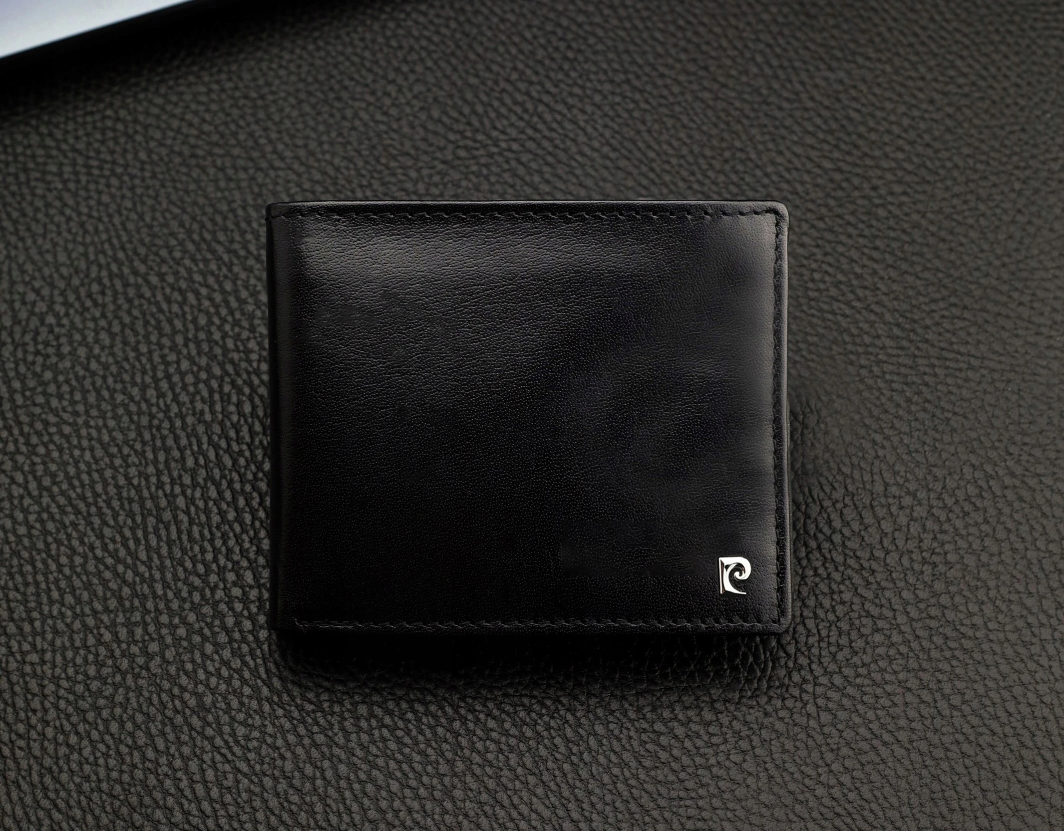 Vyriška piniginė Pierre Cardin, su RFID apsauga, juoda 5288306 aprašymas - Prekės nuotrauka