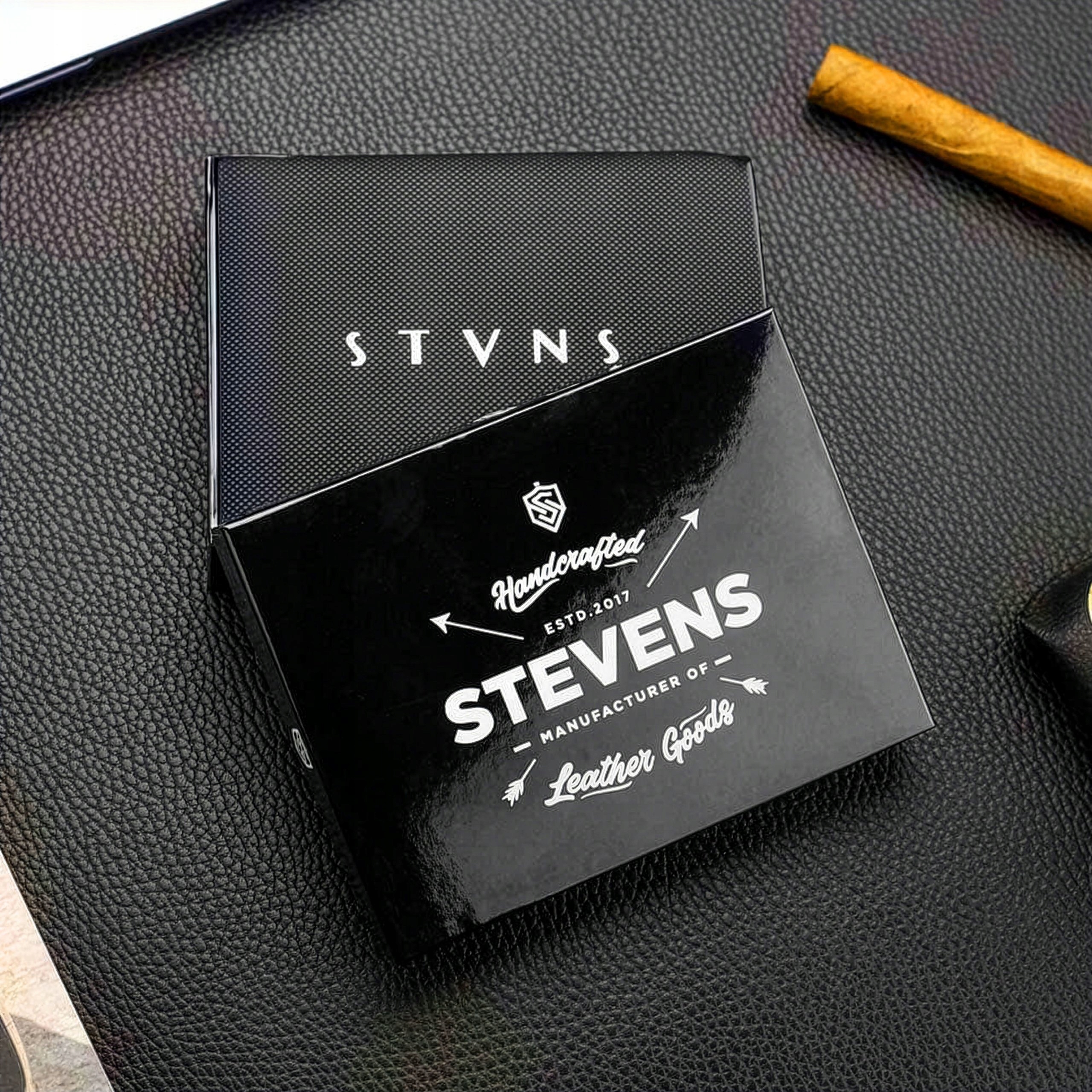 Vyriška piniginė Stevens klasikinės odos, juoda aprašymas - Prekės nuotrauka