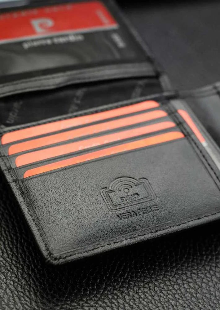 Dovanų rinkinys vyrams: odinė piniginė Pierre Cardin RFID ir diržas Stevens A6088206