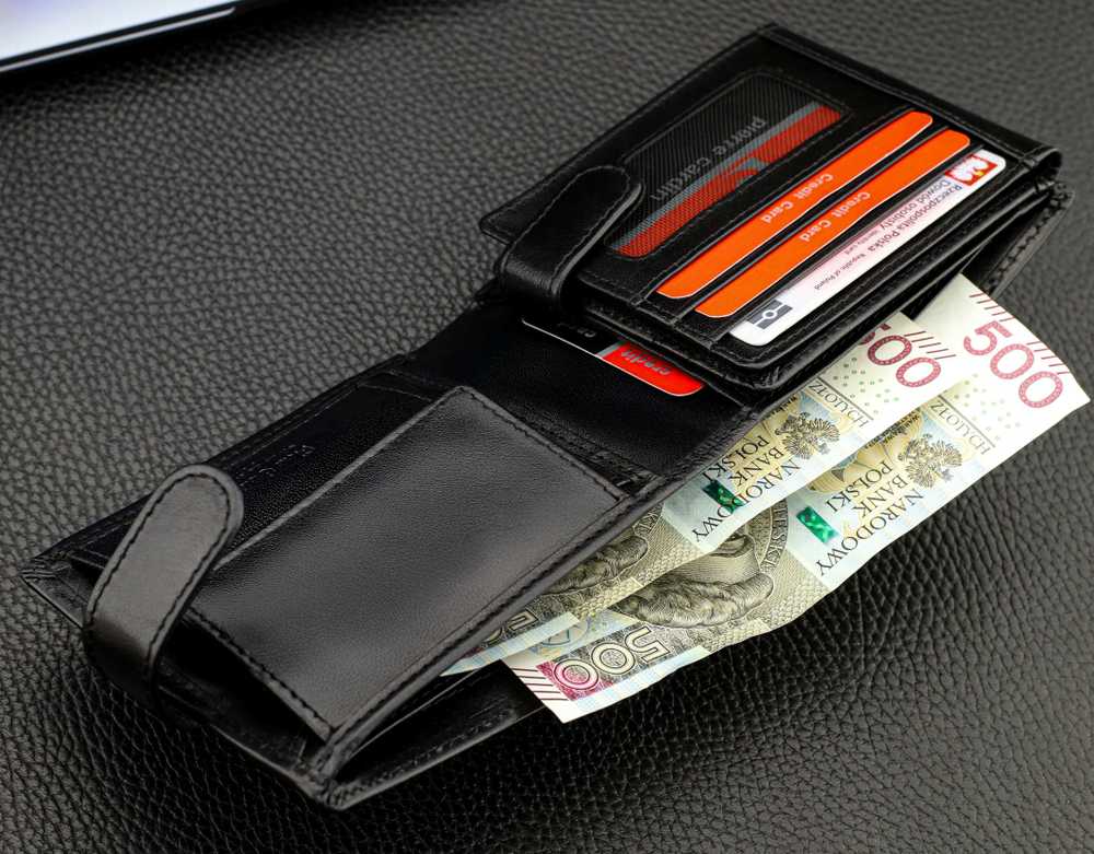 Dovanų rinkinys vyrams: odinė piniginė Pierre Cardin RFID ir diržas Stevens A423206