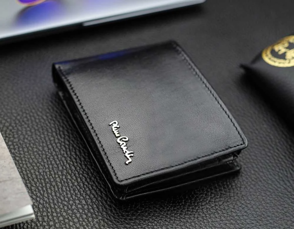 Dovanų rinkinys vyrams: odinė piniginė Pierre Cardin RFID ir diržas Stevens 6088206