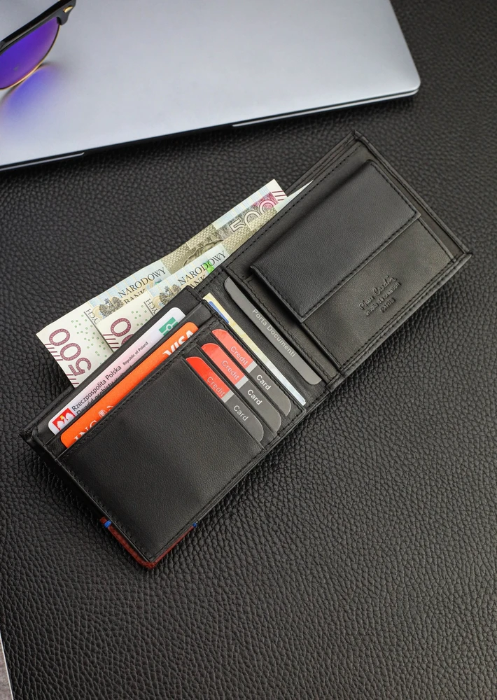 Dovanų rinkinys vyrams: odinė piniginė Pierre Cardin RFID, odinis diržas 75TILAK8806