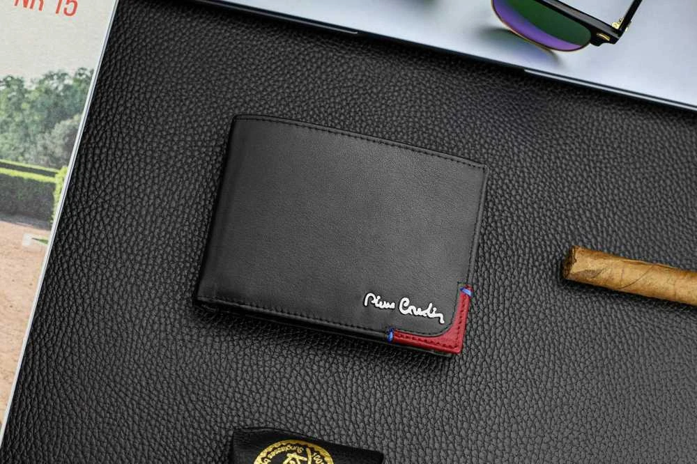 Dovanų rinkinys vyrams: odinė piniginė Pierre Cardin RFID, odinis diržas 75TILAK8806