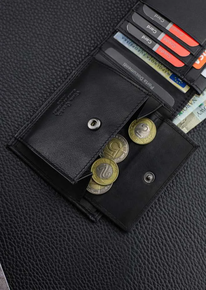 Dovanų rinkinys vyrams: odinė piniginė Pierre Cardin RFID, odinis diržas 75T8806BR