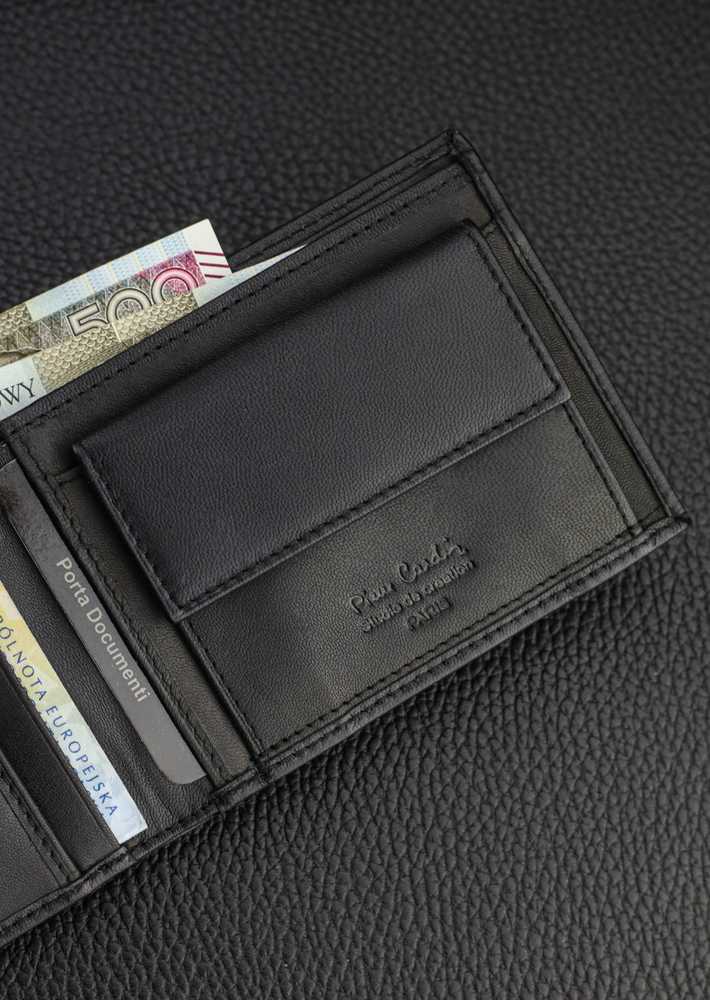 Dovanų rinkinys vyrams: odinė piniginė Pierre Cardin RFID, odinis diržas 75T8806BB