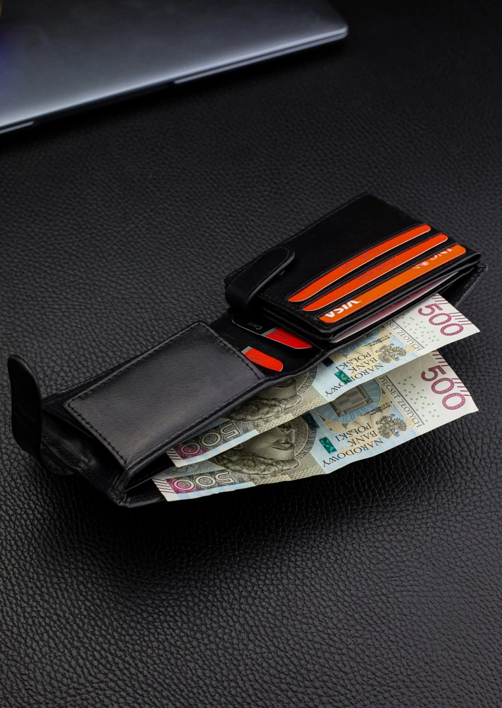 Dovanų rinkinys vyrams: odinė piniginė Pierre Cardin RFID ir diržas STEVENS A323206