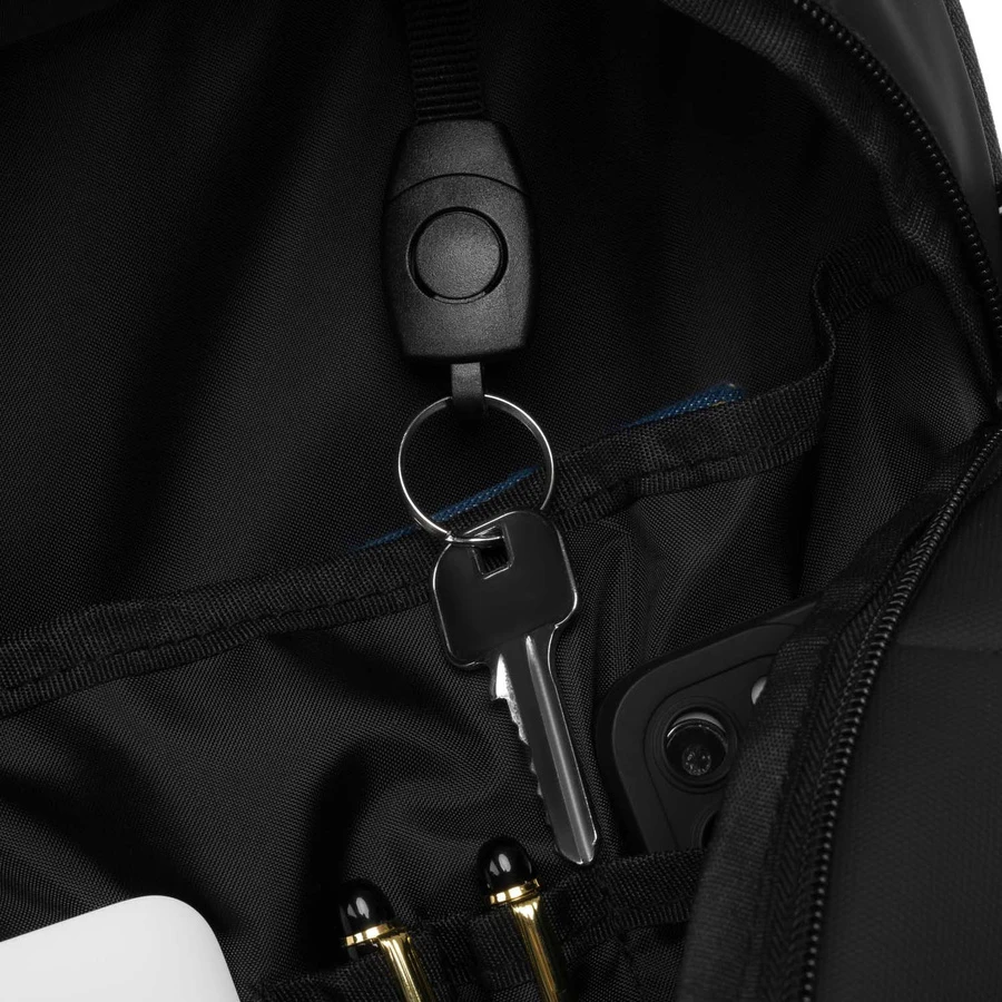 Juoda tekstilinė kelioninė kuprinė „Peterson“ su vakuuminiu skyriumi ir USB jungtimi K49