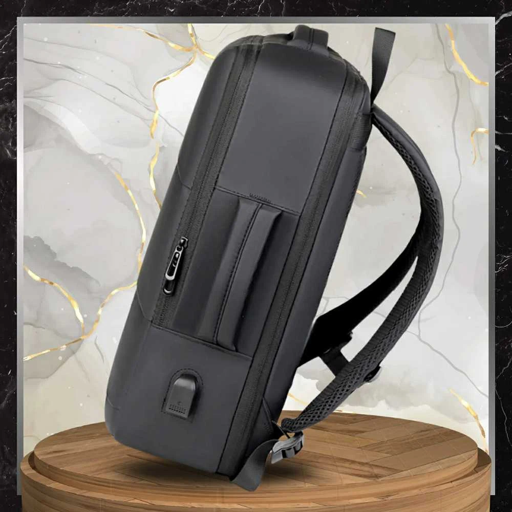 Kelioninė kuprinė, juoda, su USB jungtimi