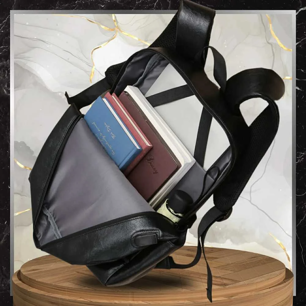 Kelioninė miesto kuprinė BAD&BAGS, juoda, odinė