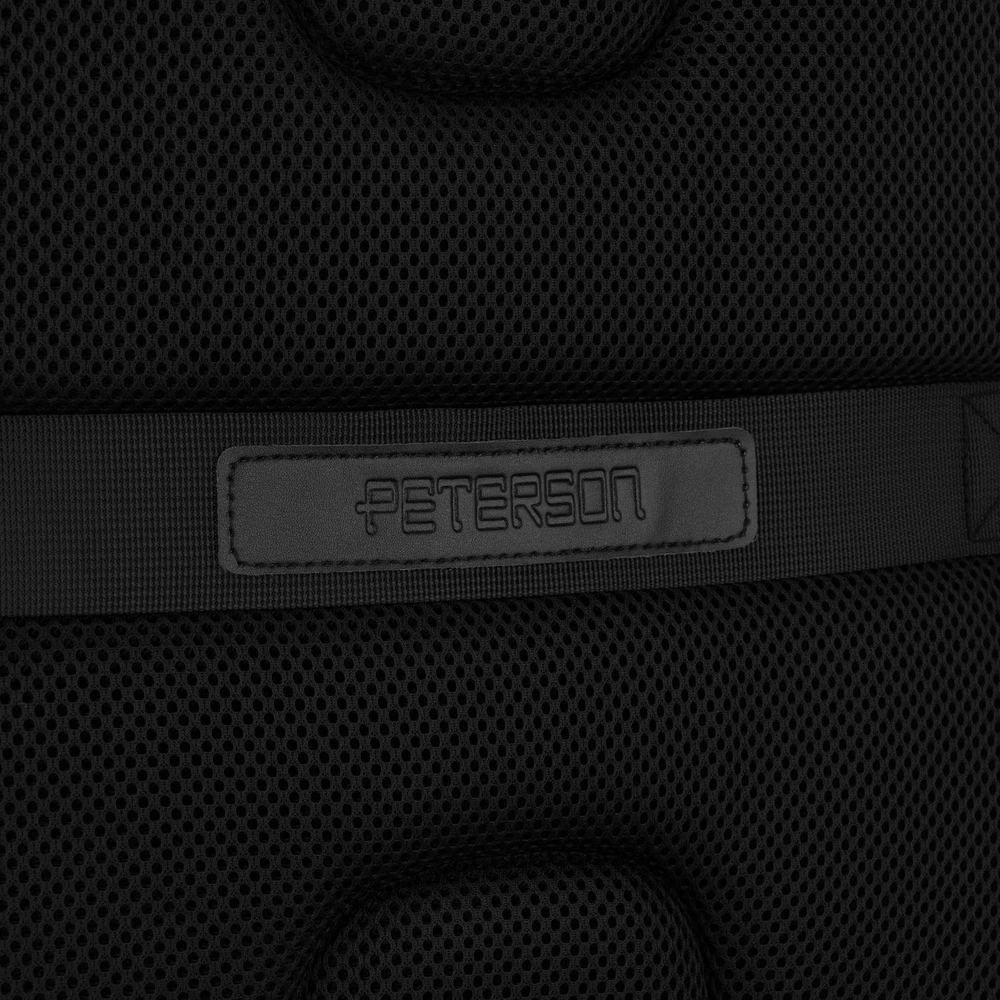 Kuprinė unisex Peterson, juoda K17