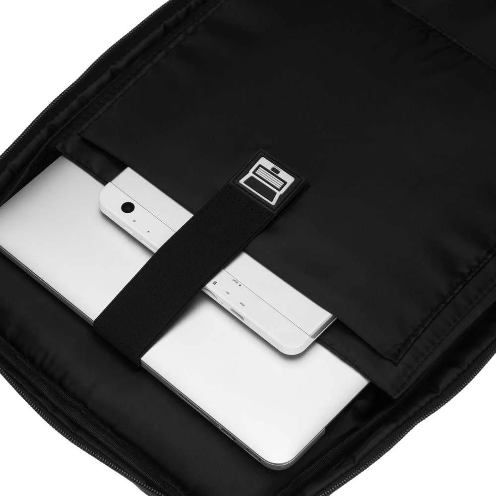 Kuprinė unisex Peterson, juoda K19