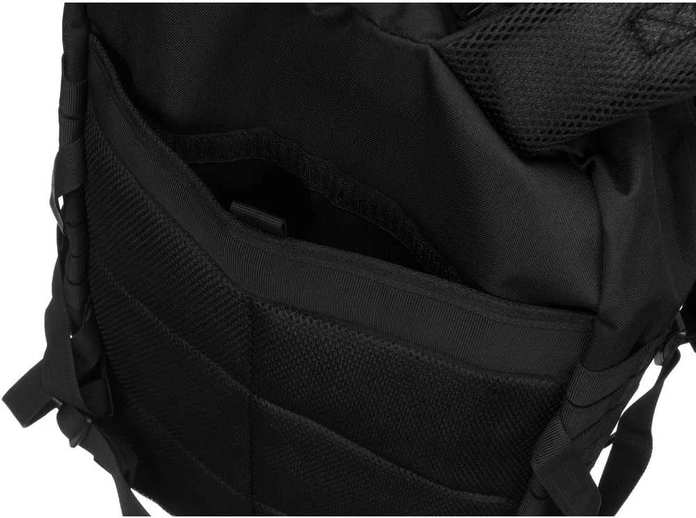 Kuprinė unisex Peterson, juoda K27