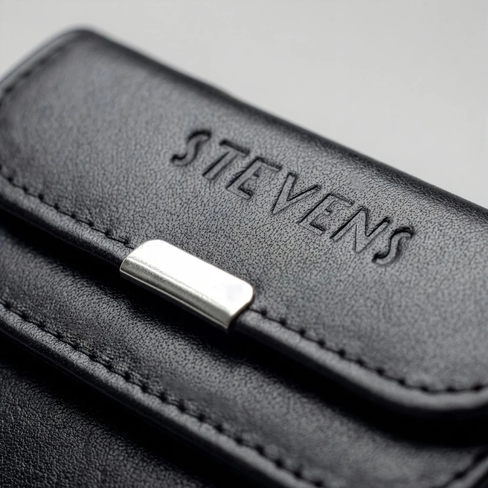 Maža moteriška odinė piniginė su RFID apsauga STEVENS, juoda D40038