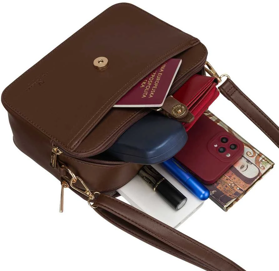 Maža moteriška „Peterson“ crossbody rankinė per petį, ruda, iš ekologiškos odos