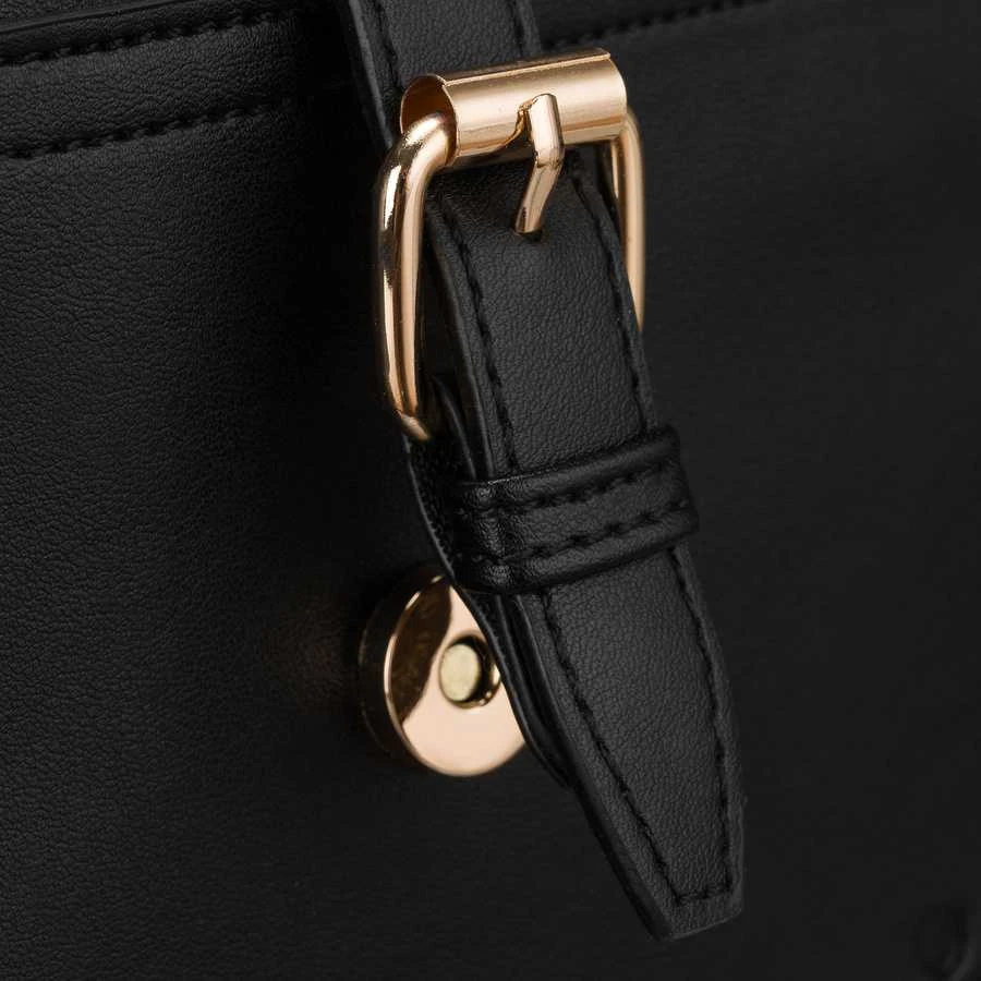 Maža moteriška „Peterson“ crossbody rankinė per petį, juoda, iš ekologiškos odos