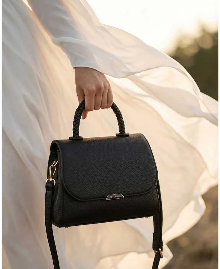Maža moteriška „Peterson“ crossbody rankinė iš ekologiškos odos, juoda