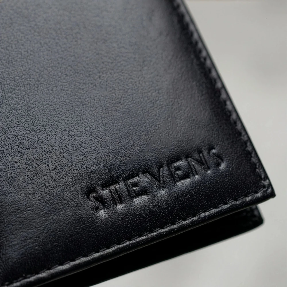 Maža plona vyriška odinė piniginė su RFID STEVENS, juoda D40033