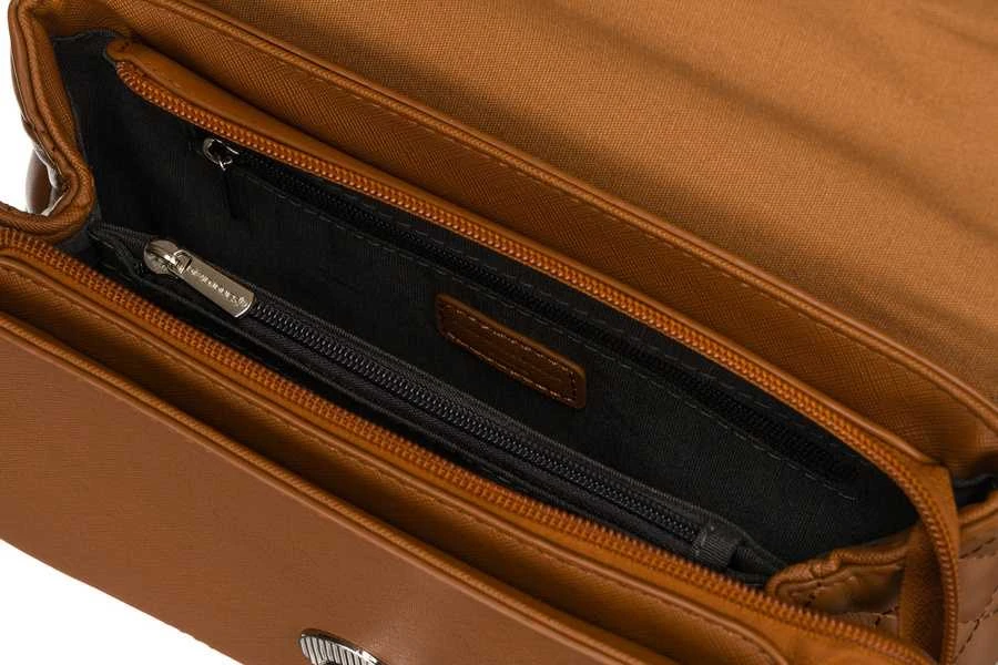Moteriška karamelinės spalvos „David Jones“ crossbody rankinė su sidabro spalvos furnitūra