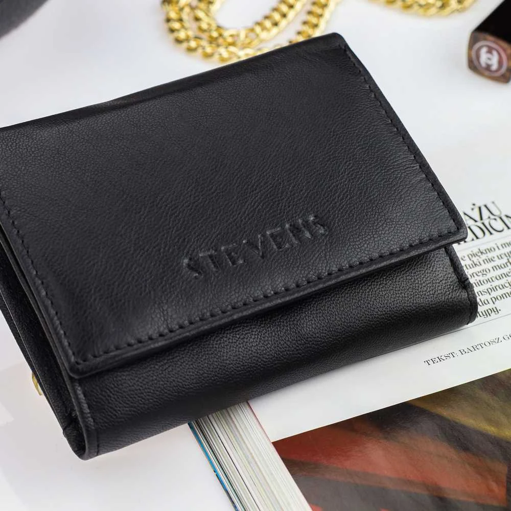 Moteriška odinė piniginė STEVENS, juoda, su RFID apsauga Z01-D02