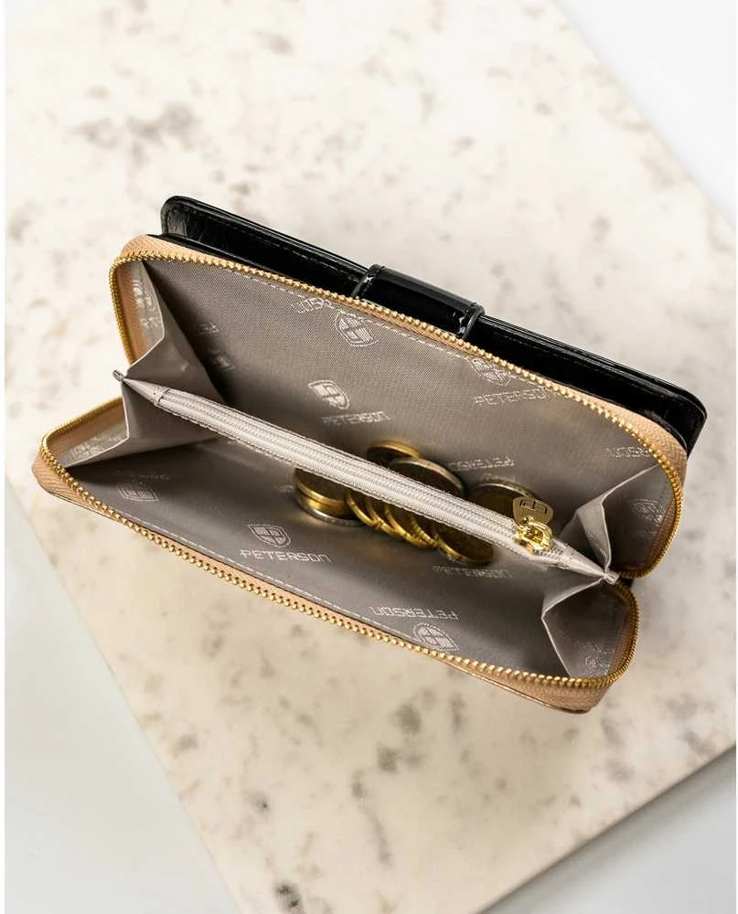 Moteriška piniginė, juoda, lakinė oda