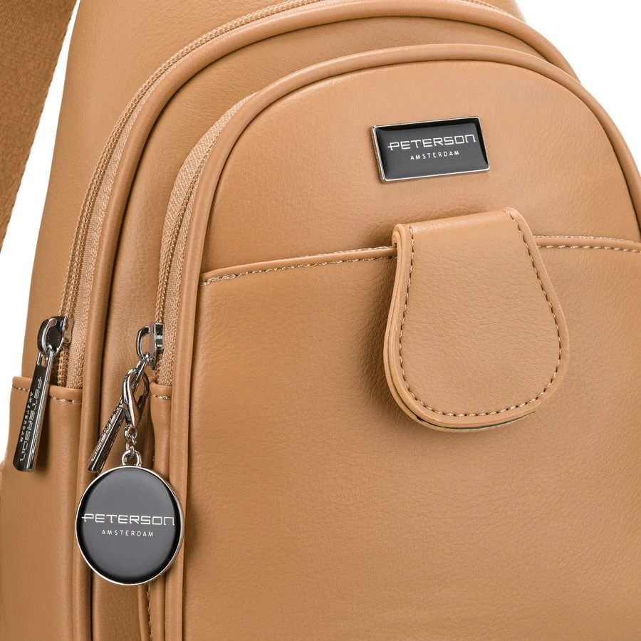 Moteriška sportinė „Peterson“ crossbody rankinė per petį, smėlio spalvos, iš ekologiškos odos RT35