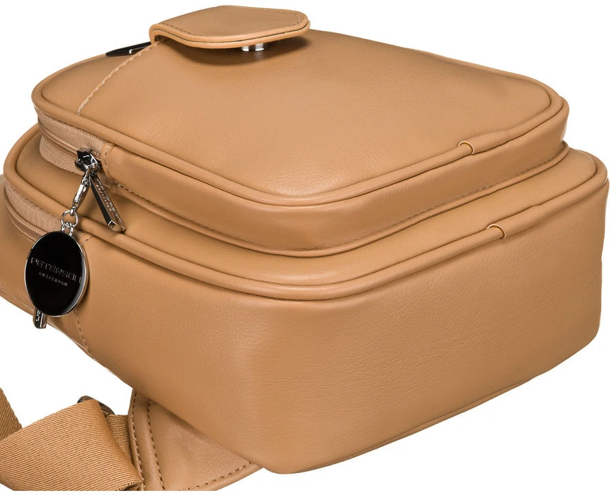 Moteriška sportinė „Peterson“ crossbody rankinė per petį, smėlio spalvos, iš ekologiškos odos RT35