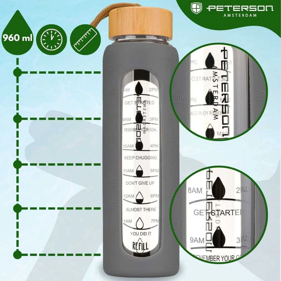 Peterson motyvacinė stiklinė vandens gertuvė su matavimo skale, pilku silikoniniu dėklu, 960 ml