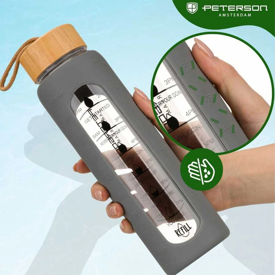 Peterson motyvacinė stiklinė vandens gertuvė su matavimo skale, pilku silikoniniu dėklu, 960 ml