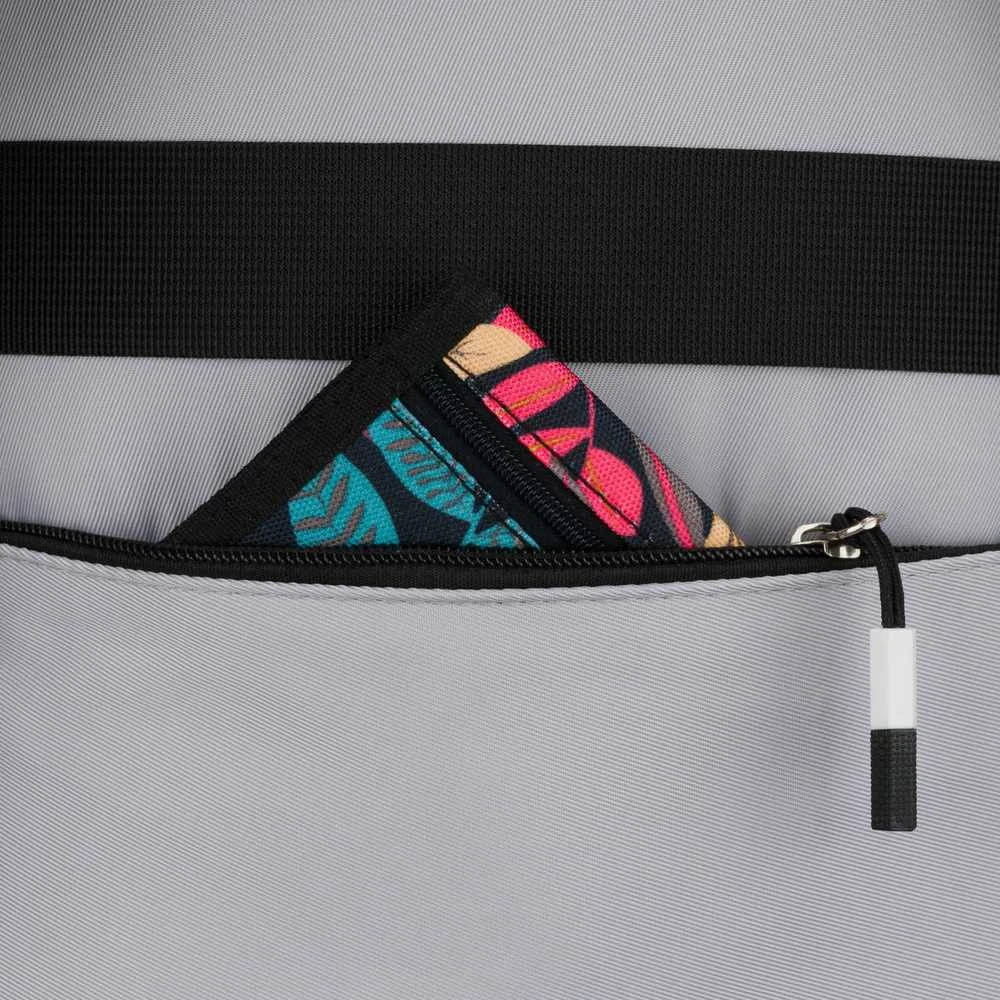 Vidutinė kuprinė unisex Peterson, balta ir juoda