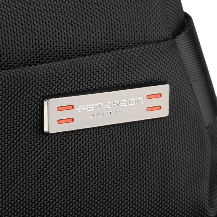 Vyriška maža juoda „Peterson“ lengva miesto rankinė per petį (crossbody), užsegama užtrauktuku, iš tekstilės