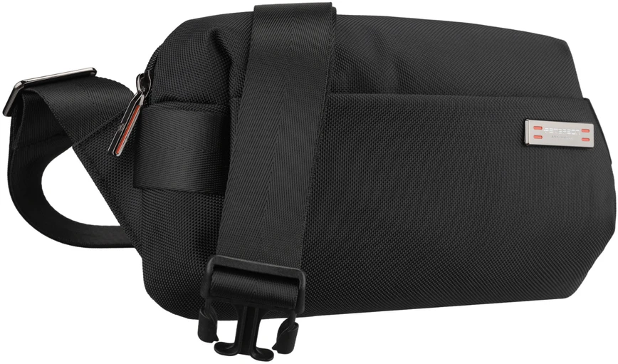 Vyriška maža juoda „Peterson“ lengva miesto rankinė per petį (crossbody), užsegama užtrauktuku, iš tekstilės