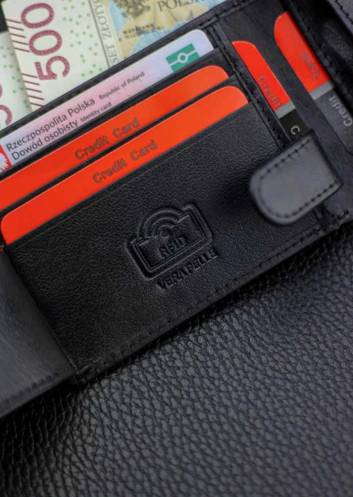 Vyriška odinė piniginė Pierre Cardin, juoda, RFID apsauga A323706