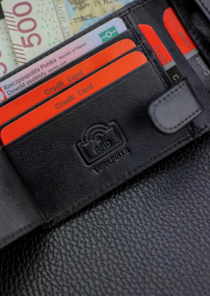 Vyriška odinė piniginė Pierre Cardin, juoda, RFID apsauga 323706