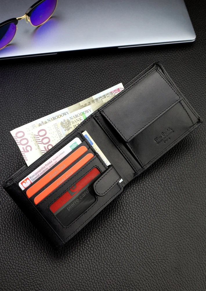 Vyriška odinė piniginė Pierre Cardin, juoda, RFID apsauga 423706