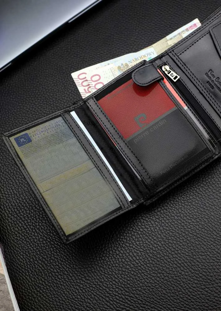 Vyriška odinė piniginė Pierre Cardin, RFID, juoda 623206
