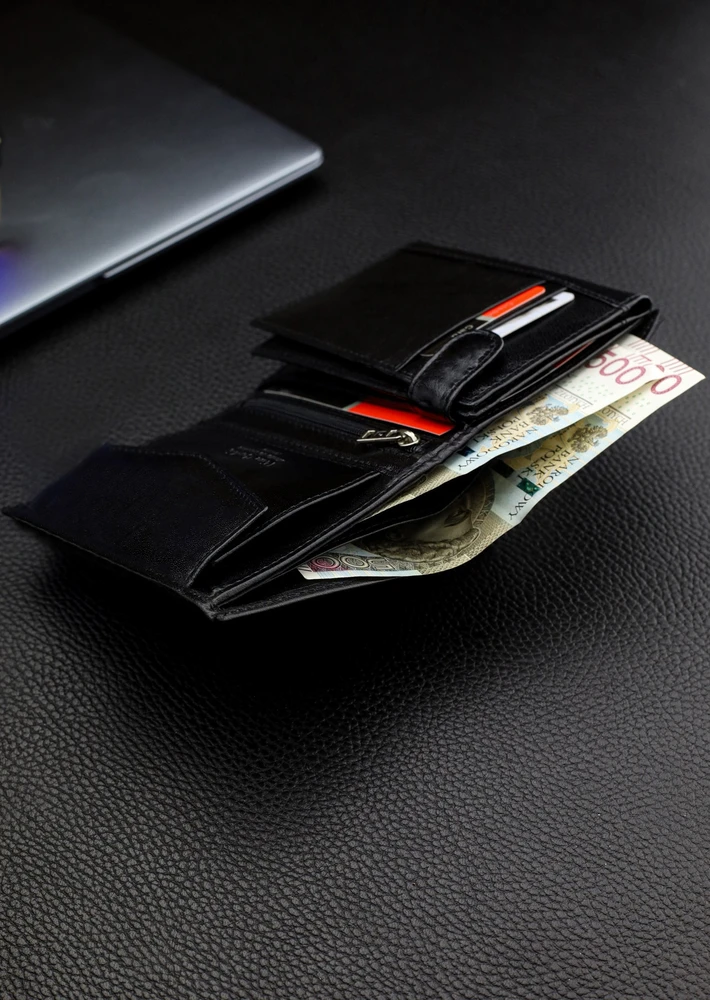 Vyriška odinė piniginė Pierre Cardin, RFID, juoda 623206
