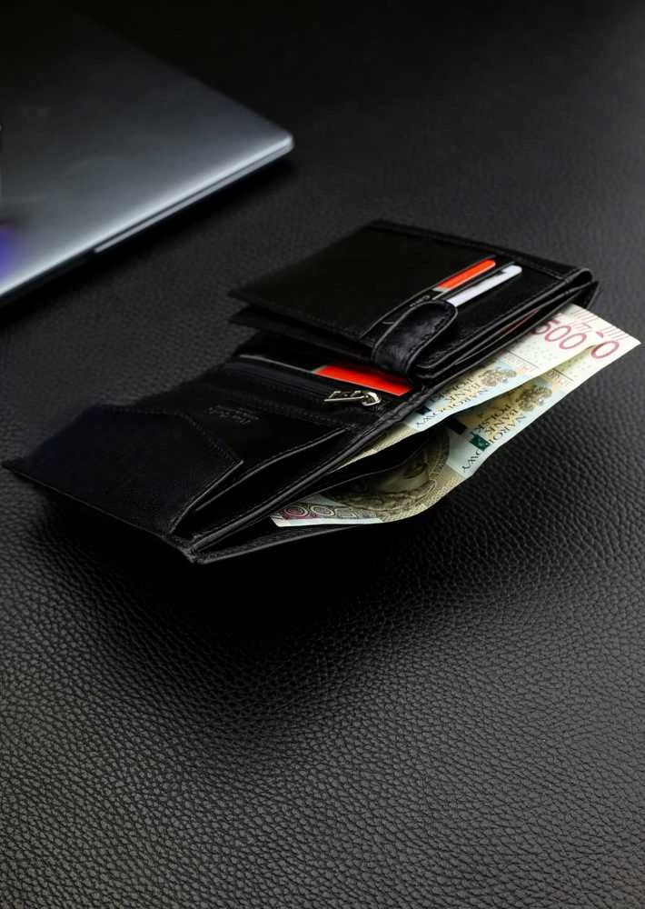 Vyriška odinė piniginė Pierre Cardin, RFID, juoda 623206