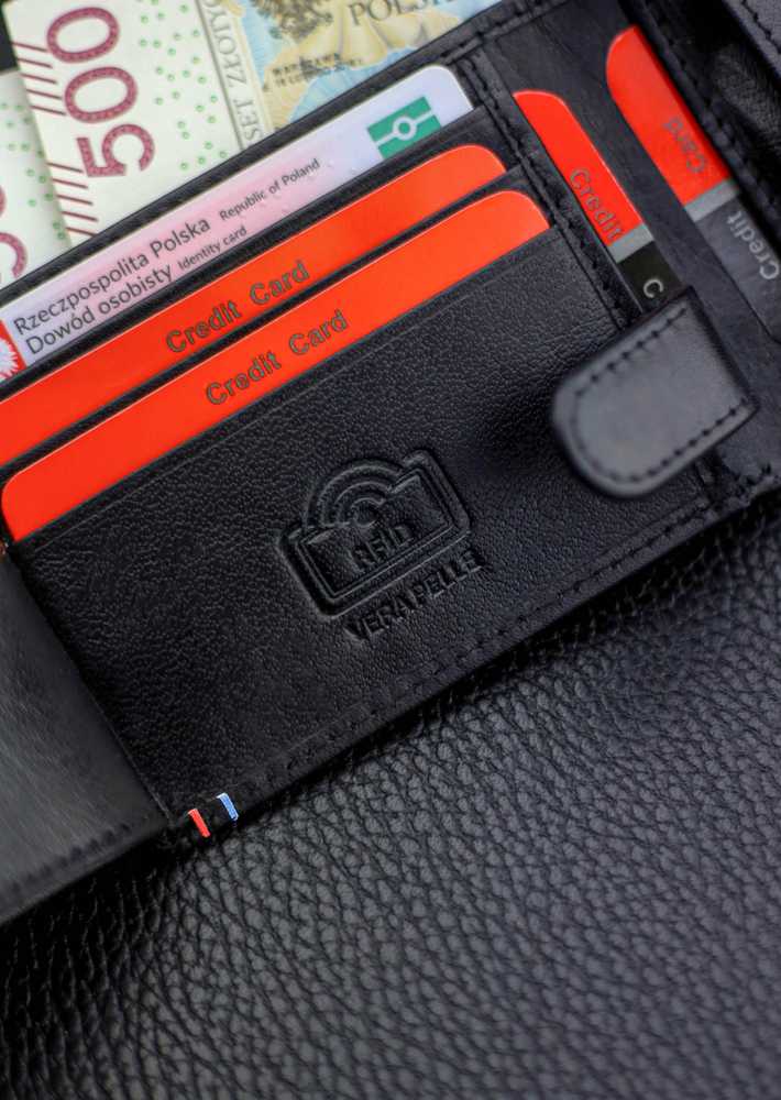 Vyriška odinė piniginė Pierre Cardin su RFID apsauga 323606