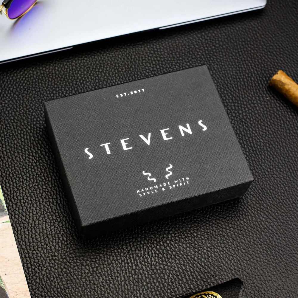 Vyriška odinė piniginė Stevens, juoda, su anglies pluošto danga ir RFID apsauga 02-326-R