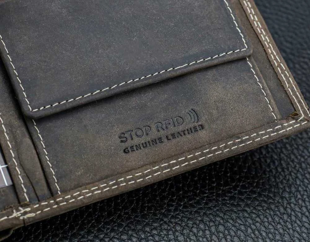 Vyriška odinė piniginė Stevens su RFID apsauga rudos spalvos