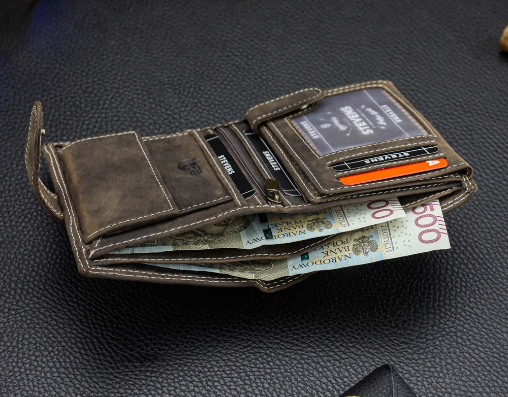 Vyriška odinė piniginė Stevens su RFID apsauga, rudos spalvos