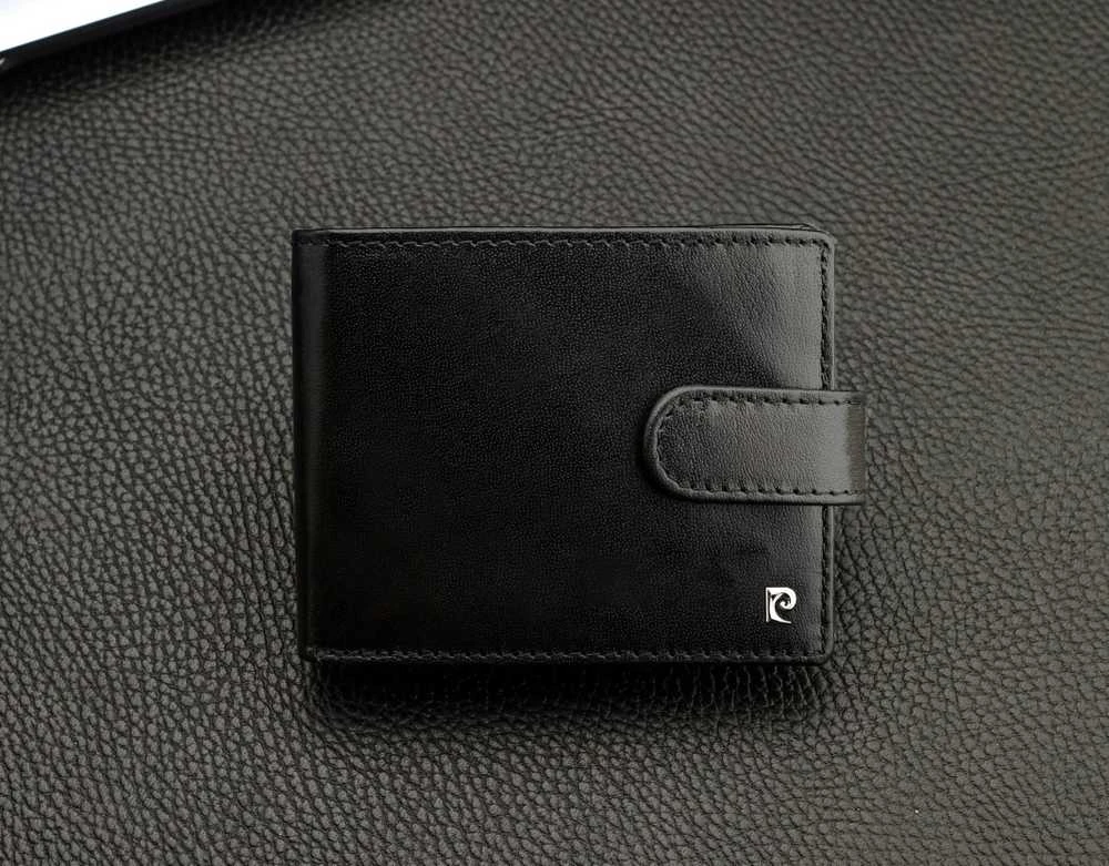 Vyriška piniginė Pierre Cardin, su RFID apsauga, juoda A323306