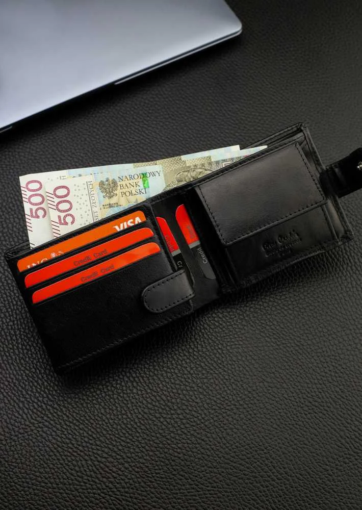 Vyriška piniginė Pierre Cardin, su RFID apsauga, juoda A323306