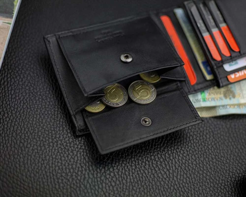 Vyriškas rinkinys Pierre Cardin: odinė piniginė ir dvipusis diržas, juodas/rudas 75T8806BR