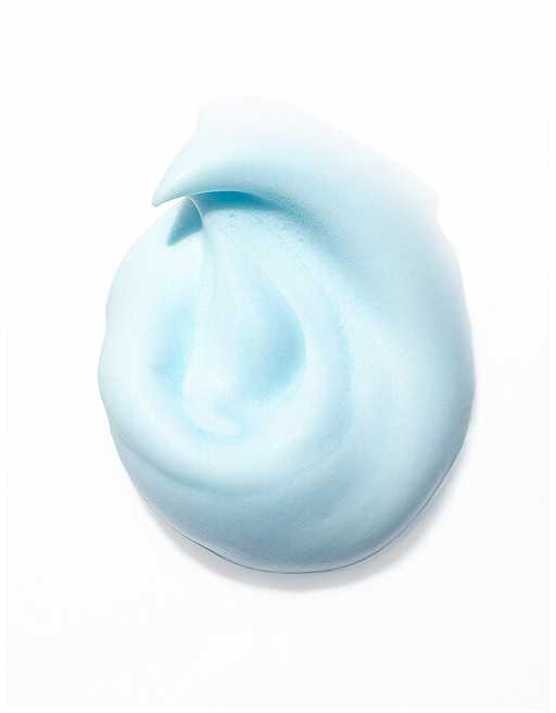 Color Wow Color Control Styling tonizuojančios putos tamsiems plaukams ("Mėlyna Toning + Styling Foam") 200 ml