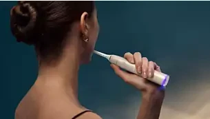 Elektrinis dantų šepetėlis Philips Sonicare DiamondClean Prestige 9900 HX9992/12, šampano spalvos aprašymas - Prekės nuotrauka