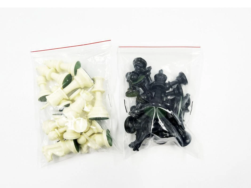 Plastikinės šachmatų figūros Nr. 4