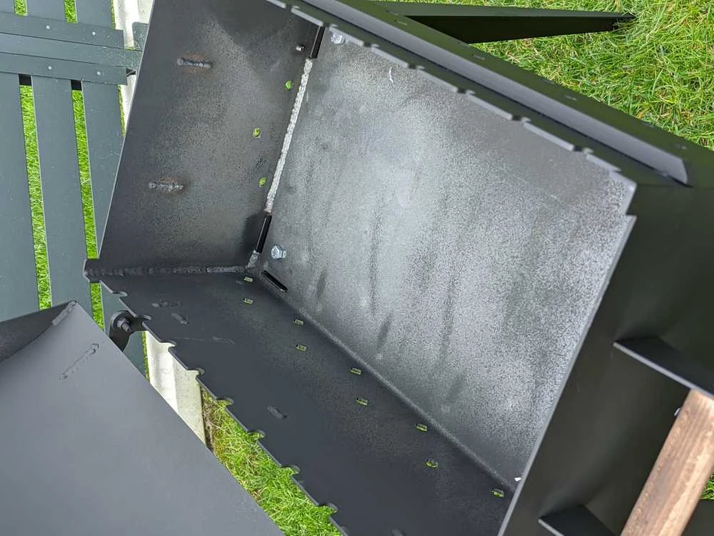 Kalmetal Kompaktiška šašlykinė su dangčiu 50x30