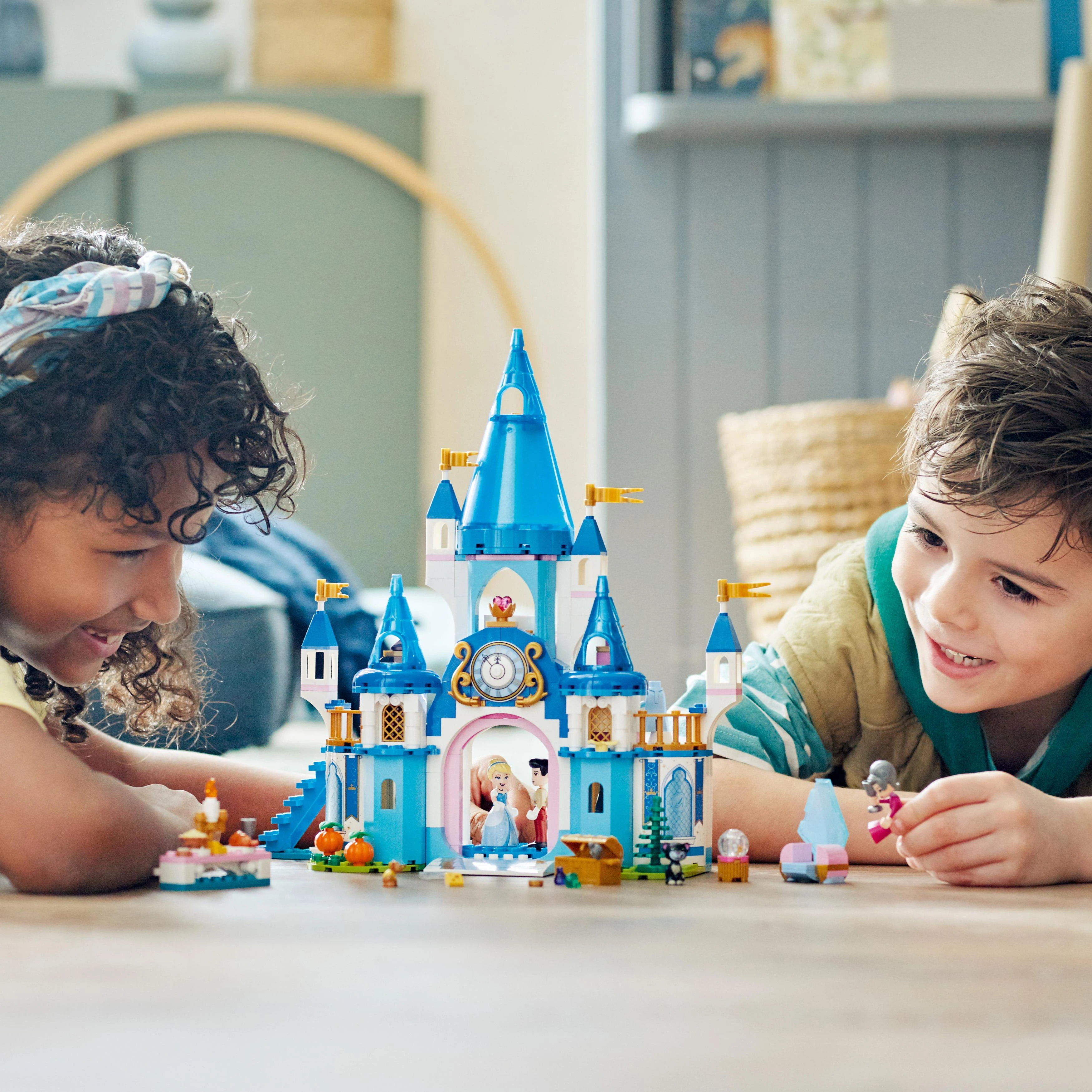 LEGO® ǀ Disney Pelenės ir Žavingojo princo pilis 43206 konstravimo rinkinys (365 dalys) 43206